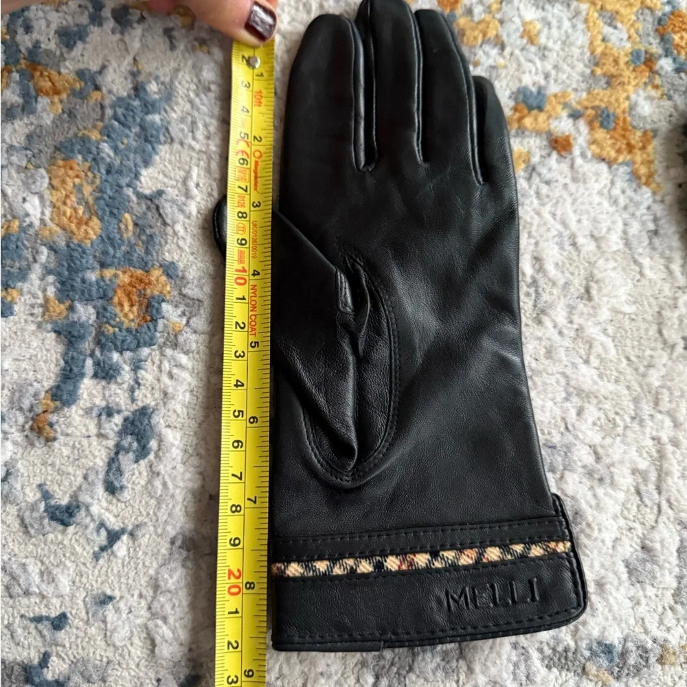 Black Leather Gloves with Patterned Trim